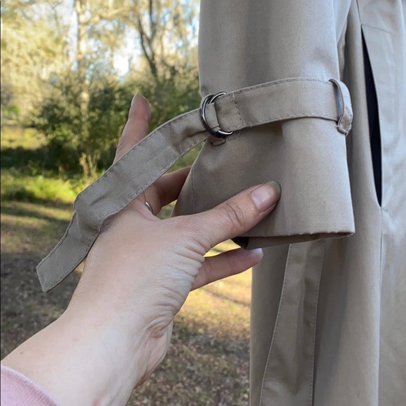 Raincoat - Picture 4 of 8